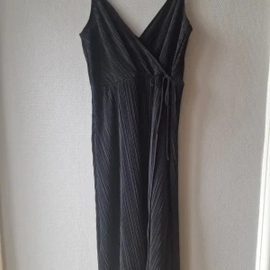 Sommarklänning  - Härlig sommarklänning stl M, nyskick.☀️🖤 