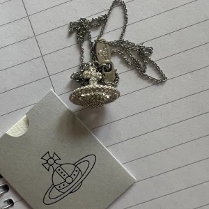 Vivienne westwood halsband  - Nyskick, allt medföljer 