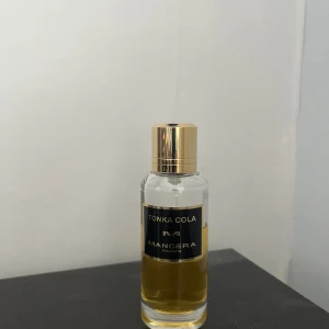 Mancera Tonka Cola - Tja, säljer nu samples av min mancera tonka cola! Detta är en unik doft som ej går lukta på i butik i Sverige | 2ml: 99kr 5ml: 199kr | Skriv vid intresse av hela parfymen/ köp av flera samples!