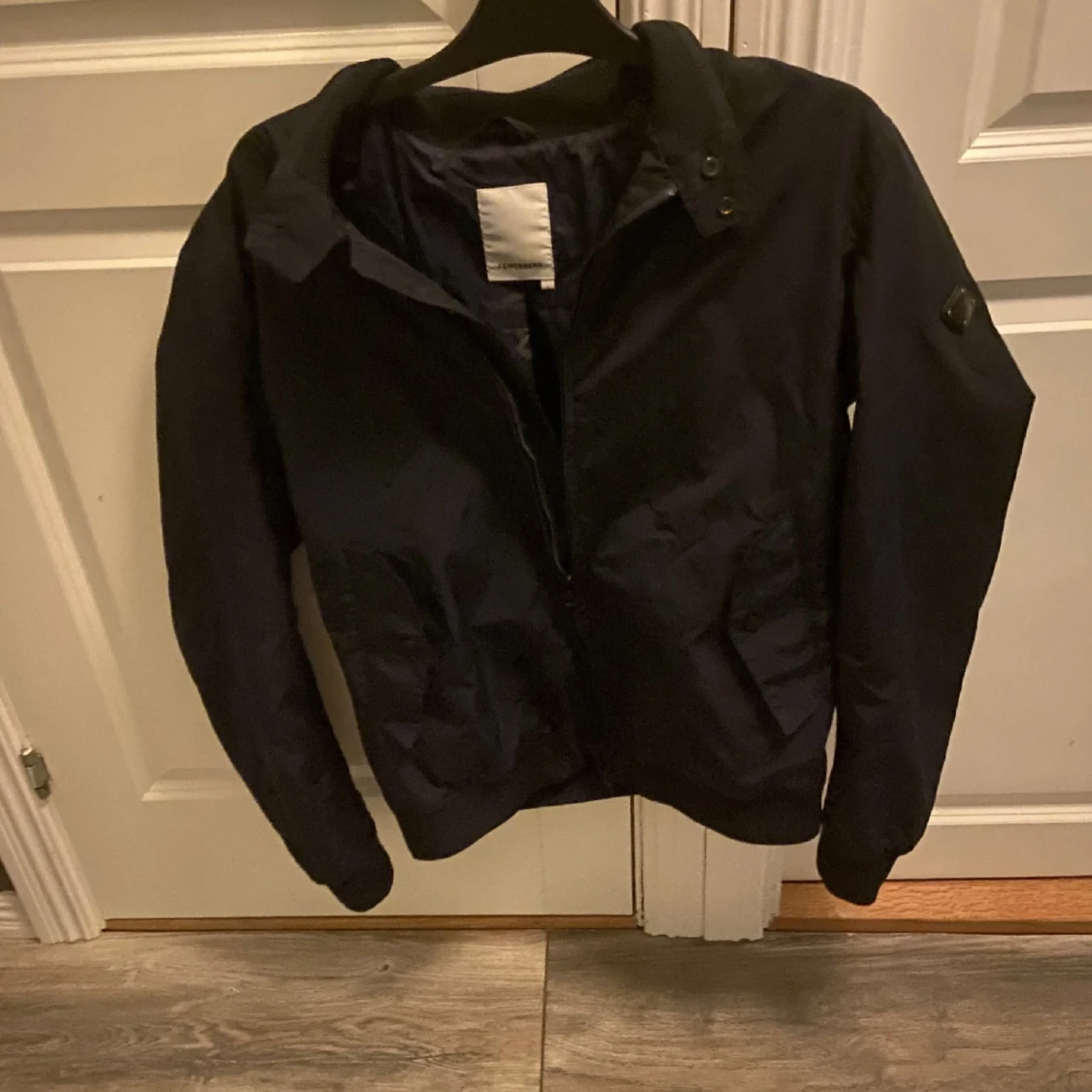 J Lindeberg jacka  - 90