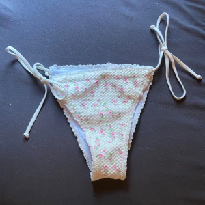 Bikini underdel - Världens gulligaste bikini underdel i nyskick 