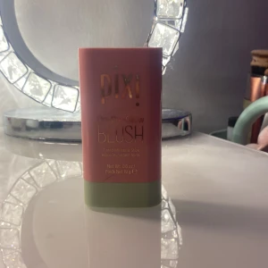 Pixi blush 🎀 - Helt ny använder inte så säljer pris i affär 181 säljer för 80🫶🏻💘