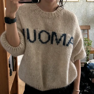 Design nu si tröja - Design by tröja, knappt använd. 