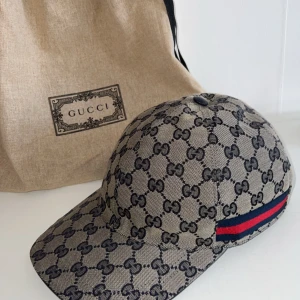 Gucci keps  - Säljer kepsen har kvitto. Har haft kepsen i 1 månad nu. 