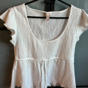 Tröja från Nelly  - Tröja i nyskick från Nelly.