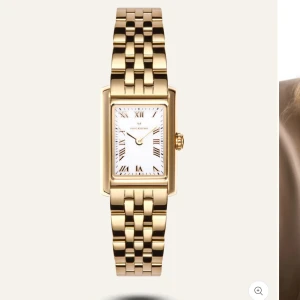 Klocka från Mockberg - Säljer min klocka ifrån mockberg då den inte kommer till användning använd några gånger men otroligt fint skick ändå!  Priset kan gå att disskutera