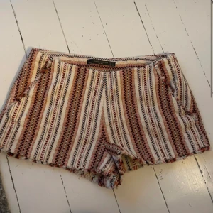 Shorts - Mönstrade lågmidjande shorts i stl S ! Superfina i bra skick