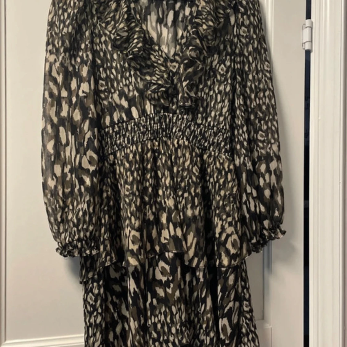 Zaraklänning i leopard 