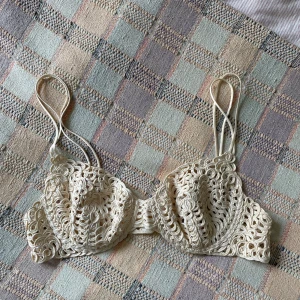 Preloved Silk La Perla Soutache Bra - Dreamy La Perla all Silk Cream Soutache Bra with the most beautiful trim details. Original Tagged Size 4/ EU85, Best Fits a 38C/D Chest. Made in Italy. Very Good Condition. 100% Silk