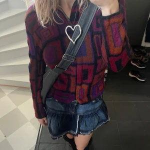 Handgjord zip tröja - Säljer en ziptröja som är handgjord i Bolivia.