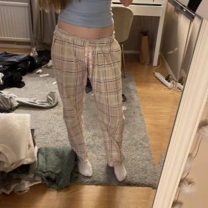 Pyjamas byxor  - Nya använder inte ofta så därför jag säljer dom 