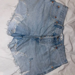 Mango shorts, köpta för ca 399 - använda flera gånger men blivit lite för stora.