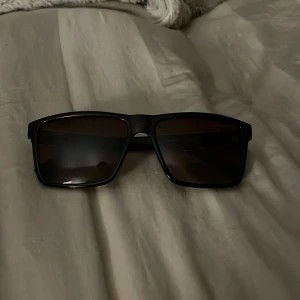 Grish solglasögon - Använder inte är inte min stil 