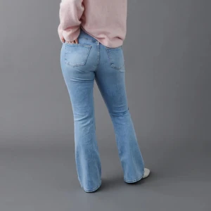 Bootcut jeans  - Bootcut jeans från gina tricot i strl. Xs. Jeansen är i nyskick, aldrig använda. Säljer pga att de inte passar mig. Nypris:499, jag säljer för 350 💕