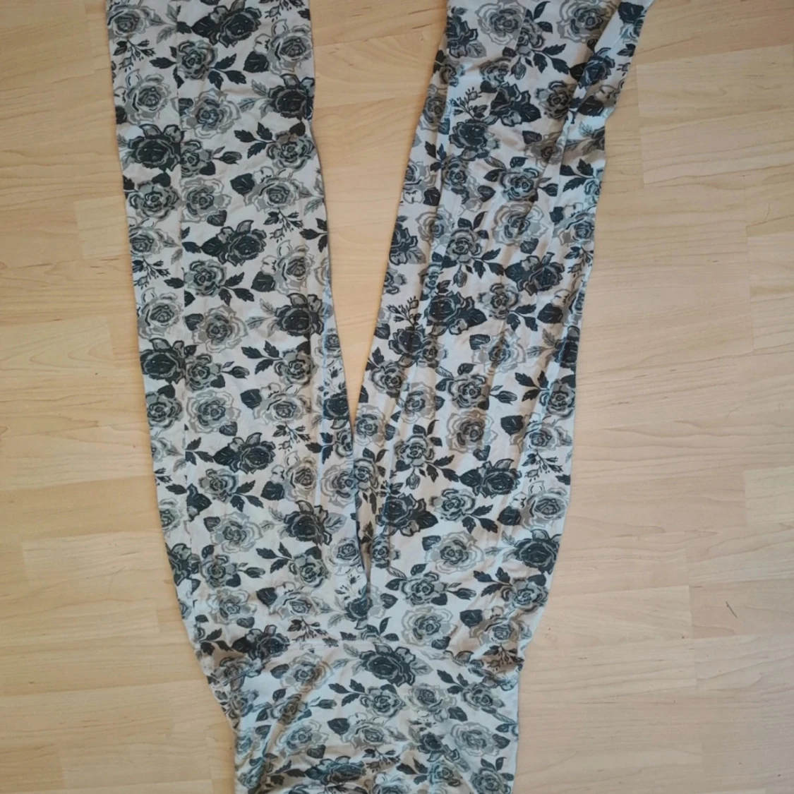 Blommiga byxor från bpc