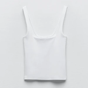 Linne - Ett basic linne från zara!!🎀🧚🏼‍♀️🥹🌸 (säljer ett likadant i svart, kolla i profilen)