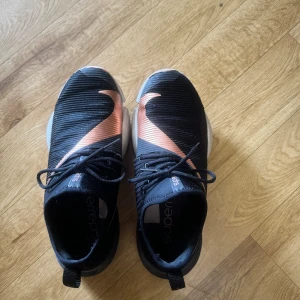 Skor  - Ville sälja min fin skor som har 39 i storlek 