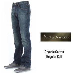 Nudie jeans  - Säljer ett par nudie jeans med bootcut, storlek 30/32. Cond 8/10 inga defekter.