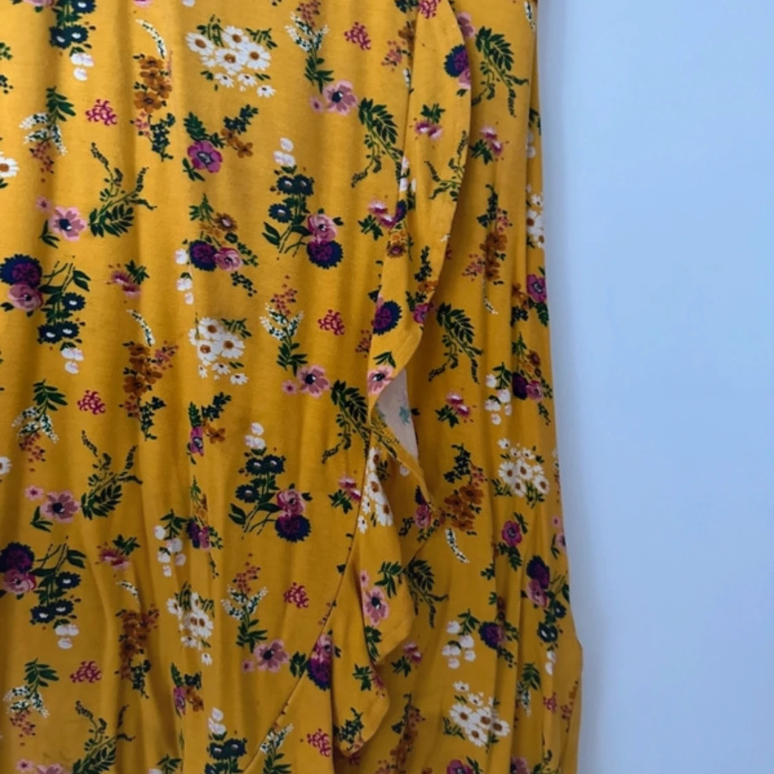 Gulblommig klänning - 90