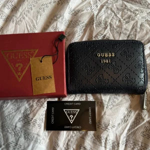 Guess plånbok - Helt ny! 