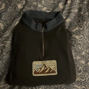 Tröja - Helt vanlig tröja inget speciellt.  Köpte den för 249 tror jag