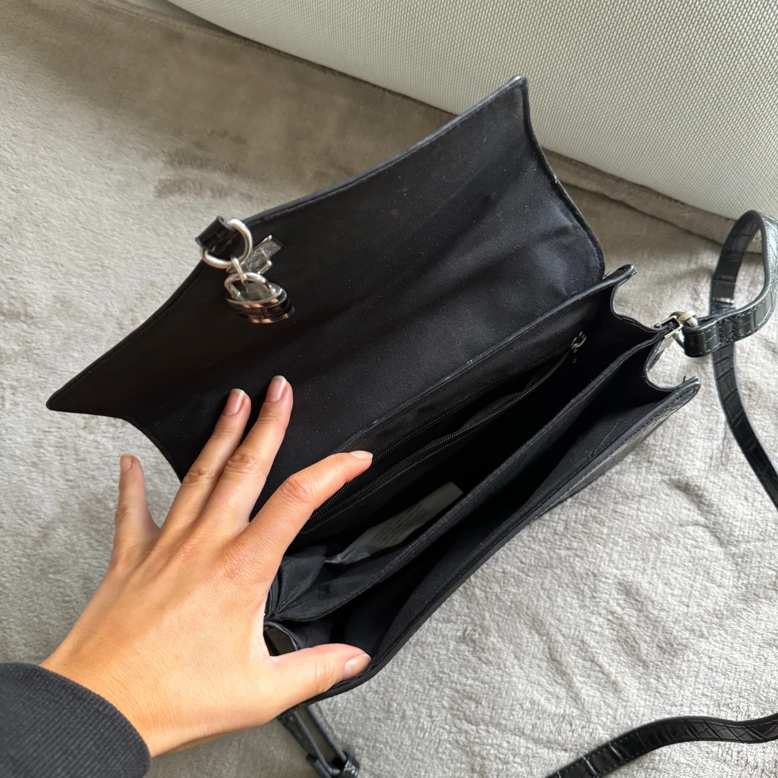 Väska stradivarius kedja lås  - 93