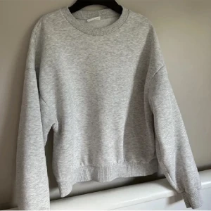 Sweatshirt  - Superfin sweatshirt i skönt material💞