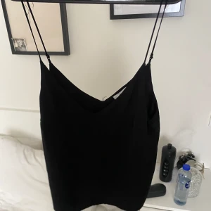Hm topp - Snygg topp från H&M i stl S, sparsamt använd
