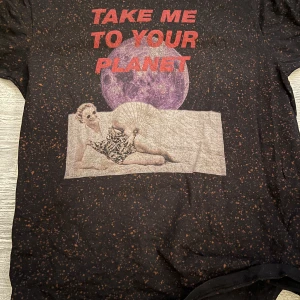 T-shirt med tryck - Köpt på carlings