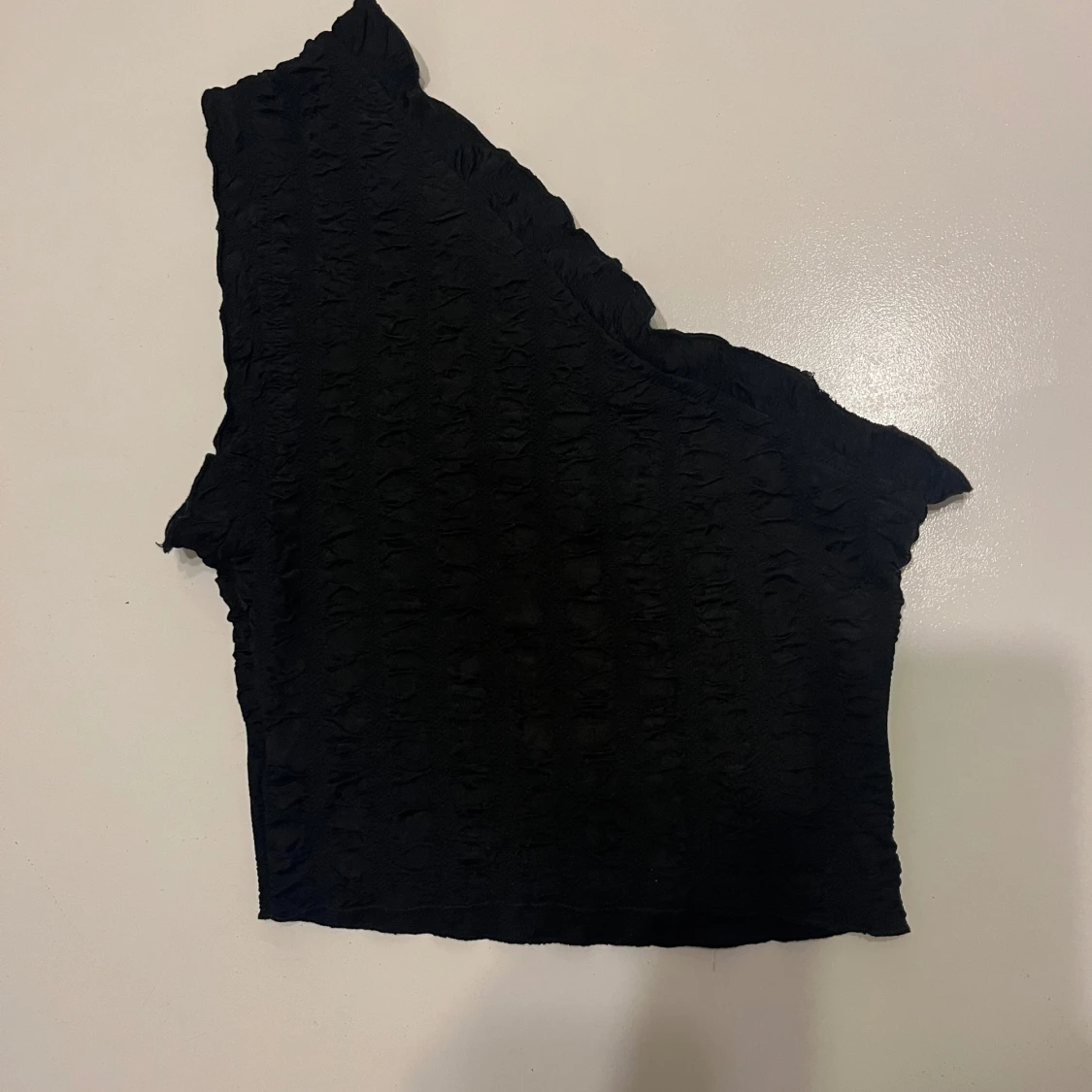 Svart of shoulder topp