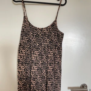 H&M klänning - Välanvänd 