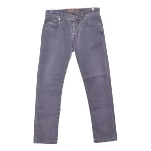 Jacob cohen jeans - ”Jacob Cohen old model” | Skick: 8,5/10 | Storlek 32 | nypris: 3999 | vårat pris: 1049 | Skriv vid eventuella frågor och funderingar.