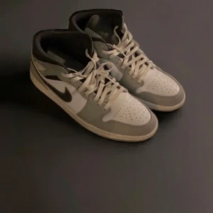 Jordan 1 gray black - Good condition used little bit