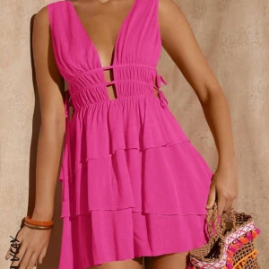 Rosa klänning  - Rosa klänning från Shein, likadan fram och bak så öppen i ryggen och urringning 