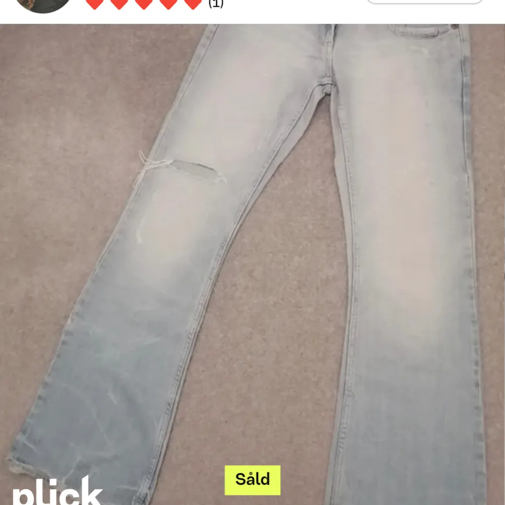 Skit snygga bootcut jeans som tyvärr är för små för mig. Måtten är 77 cm i midjemått och 81 cm innerbenslägd🙌❤️. Jeans & Byxor.