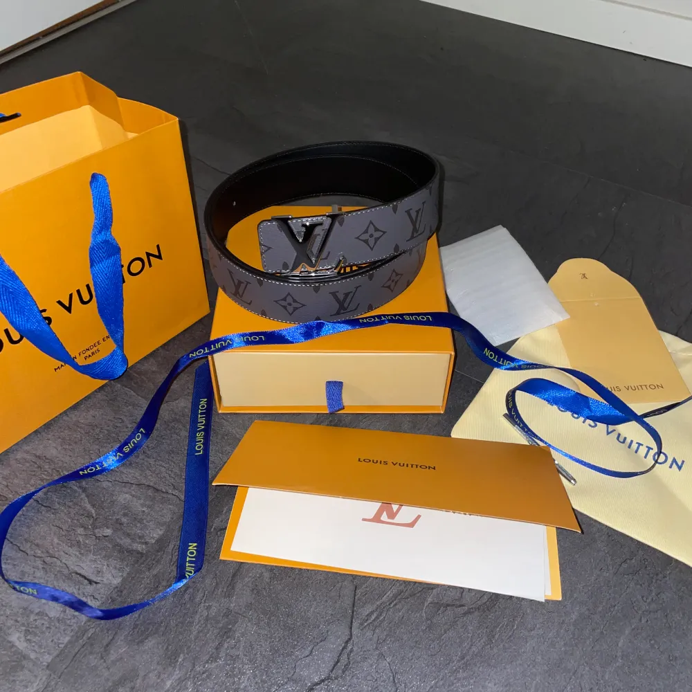 Louis Vuitton belt som är använt cirka 2 gånger   Kan sänka pris vid snabb affär! . Accessoarer.