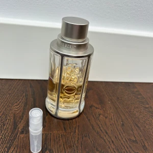 Hugo Bossy the Scent EdT 2ml sample/test - Hugo Boss The Scent EdT 2 ml test/sample  Ordinariepris 700(50ml) 18 kr frakt betalas av köparen