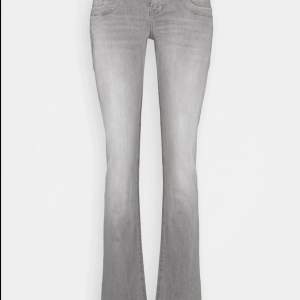 Säljer dessa sjukt fina och populära LTB jeans valerie i färgen grå, då de inte kommer till användning💕💕