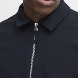 Tröja herr svart piké krage  - Tröja herr svart piké krage svart  färgad tröja i storlek S från Asos Design. Använd sparsamt.     Sökord: Topp långärmat