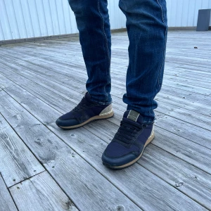 Valentino rockrunner - Säljer mina valentino rockrunner som är i bra skick. Storlek 42,5 men passar 43. 