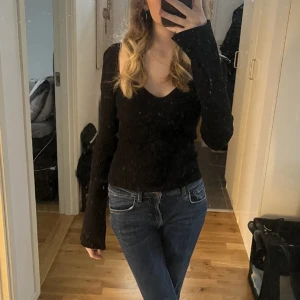 Fest topp  - Tröja från hm använd en gång 🩷Super fina detaljer