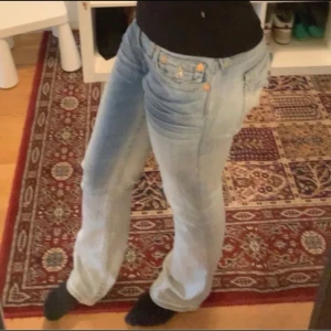 True religion Jeans - Fina true religion jeans, storlek 32W och midjemått 41,5 cm😊 originalpris 1400kr