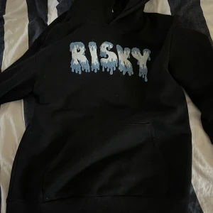 Risky tröja - Skön hoodie