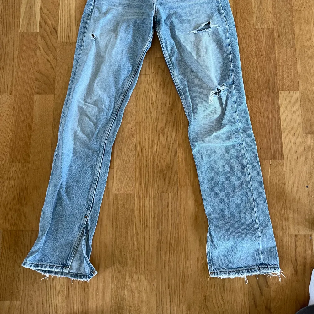 Blå jeans i storlek 34. Jeans & Byxor.
