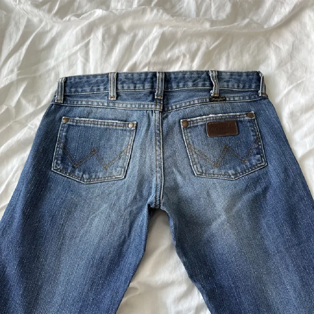Vintage jeans från Wrangler❣️Midjemått: 78 Innerbenslängd: 83. Jeans & Byxor.