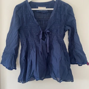 Odd Molly blus  - Säljer denna fina blus från odd Molly eftersom den inte kommer till användning 