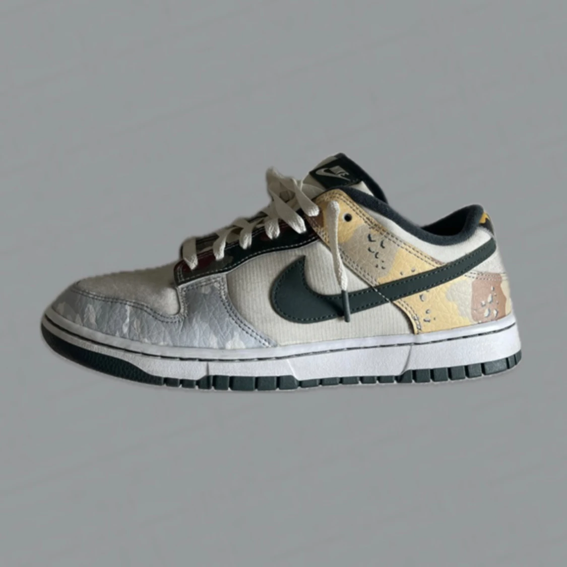 Nike Dunks 