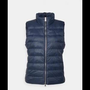 Polo vest - Selger denne fine vesten fra polo da den ikke blir brukt💗 Ny pris 2500