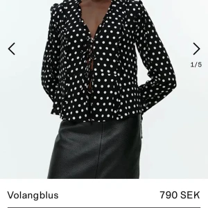 Prickig blus  - Blus ifrån arket som bara är använd en gång