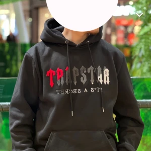 Trapstar hoodie  - Använt några gånger
